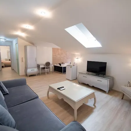 Pirofani Apartmán *