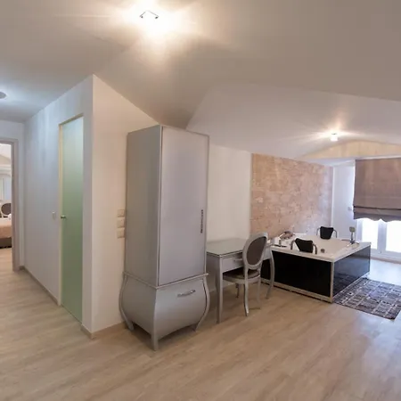 Apartman Pirofani *