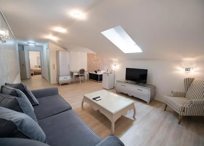 Pirofani Lejlighed *